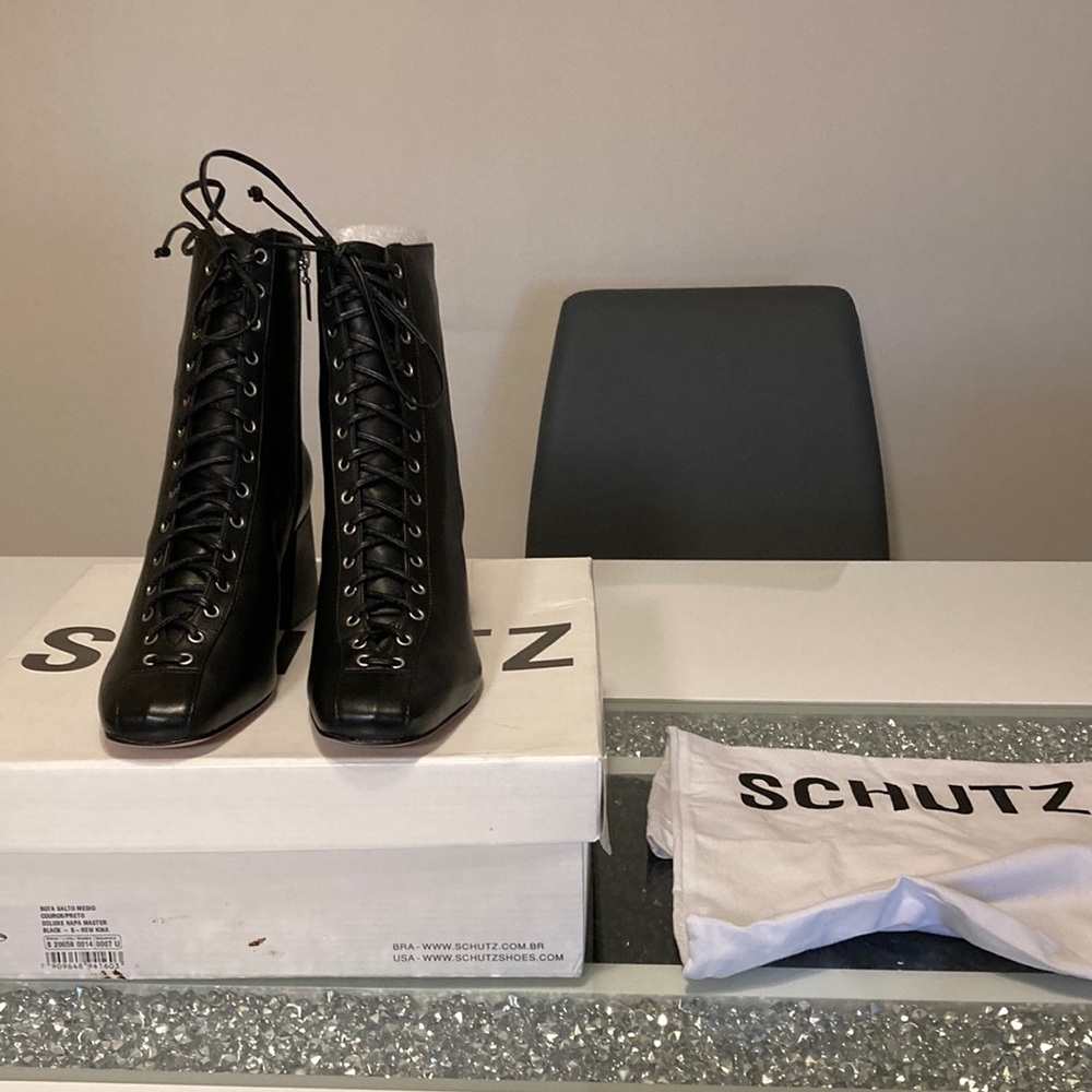 Schutz black patent leather lace up/ side zip ankle boots . Size 8 B